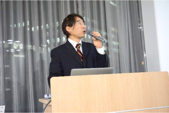 竹内さんは今後、IoTやAIによって人々の生活や働き方がどのように変化してくるのかを説明してくれました。