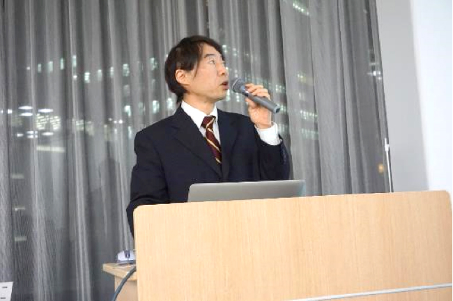 竹内さんは今後、IoTやAIによって人々の生活や働き方がどのように変化してくるのかを説明してくれました。